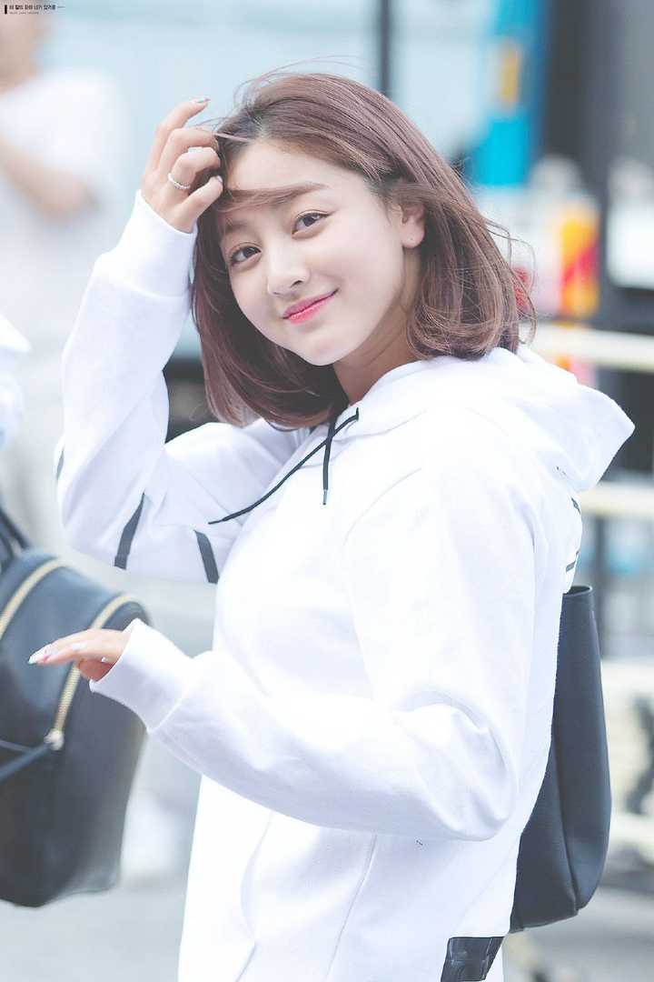 为什么 twice 的朴志效在出道前期身材较胖?