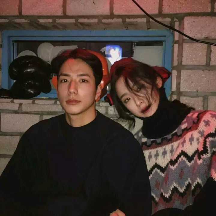 有没有真人的但不非不 low的情侣头像?