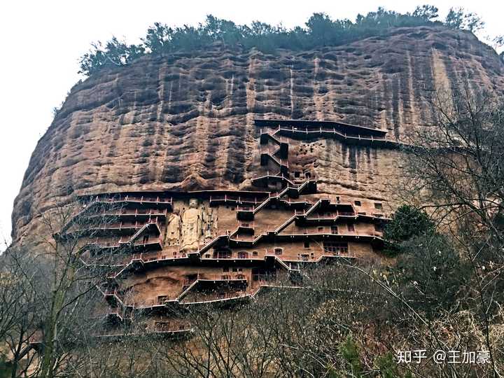 甘肃永靖的炳灵寺石窟,中国最早的具有明确纪年的石窟开凿于此