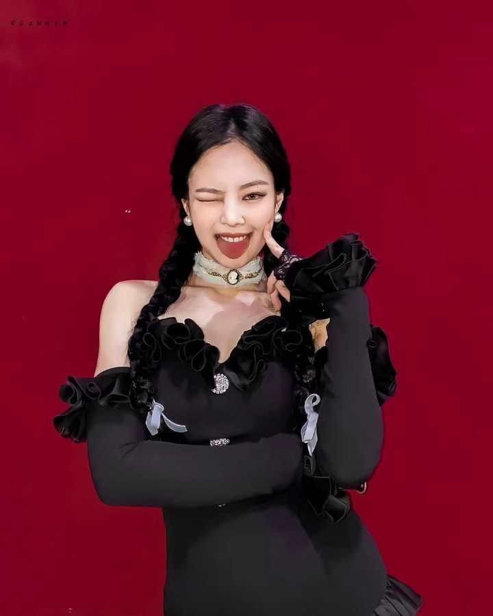 有没有blackpink金智妮(jennie)的美图分享?(可做头像的内种)?