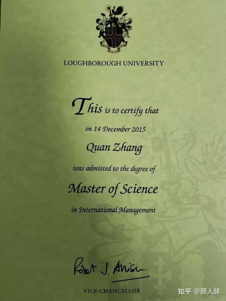 英国拉夫堡大学颁发的研究生毕业证毕业后，他做过汽车销售，在当收废员