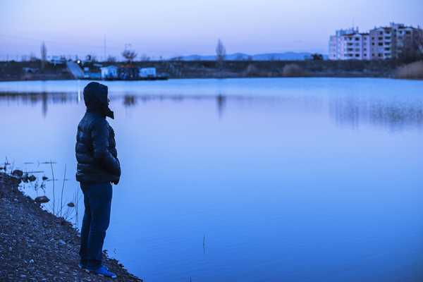 为什么同一件事，不同的人会看到完全不同的世界？这真的是「认知差异」吗？