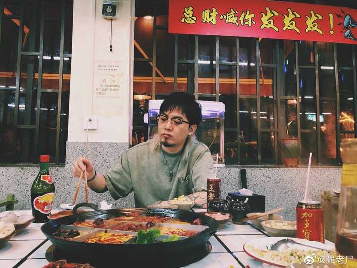知名画手玫瑰机关枪疑似遭到纹身师男友pua抑郁自杀而亡事情真相如何