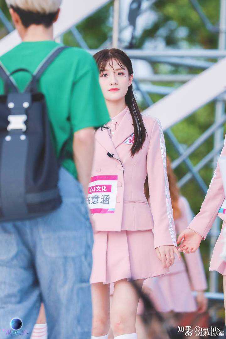 如何评价最近大热的创造101的越涵cp?