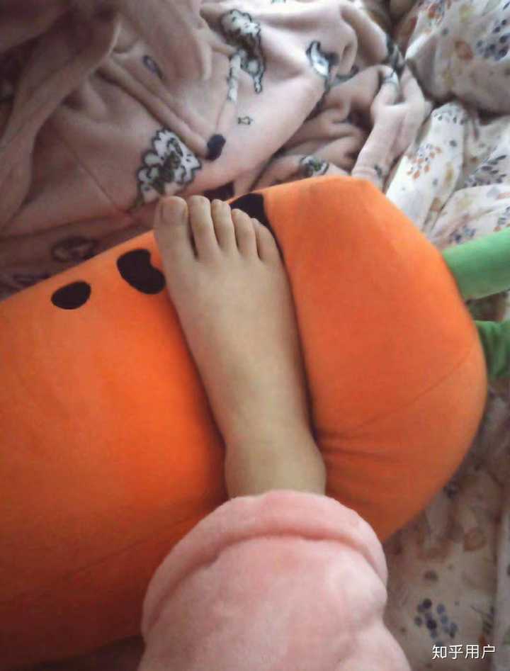 嘻嘻,冬天了,不穿凉鞋jio能活的更好一些