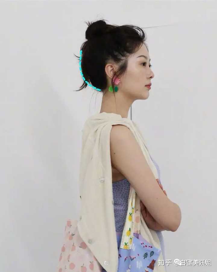 如何扎出女神级别的丸子头?