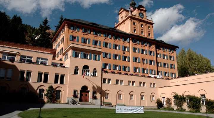 在贵族学校就读是什么样的体验?