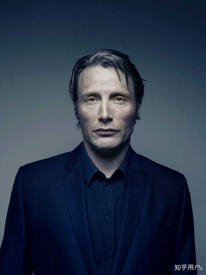 华纳官宣麦斯米科尔森将接替约翰尼德普出演神奇动物3中的格林德沃你