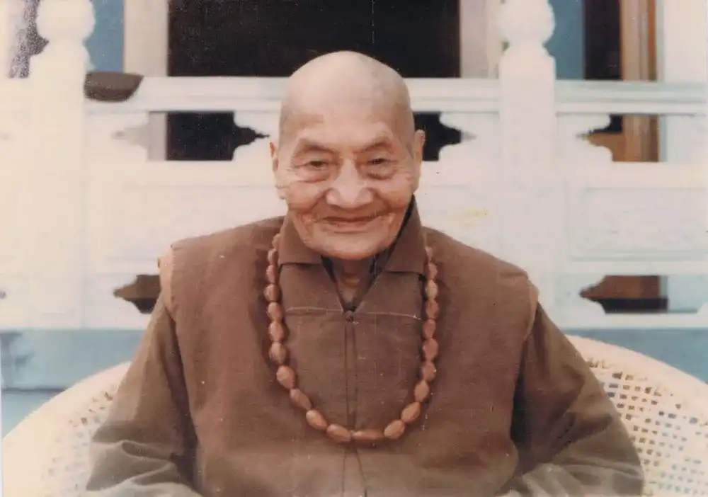 有啊,很多高僧都开悟了啊,今天,我们一起认识一个开悟的高僧: 4岁时