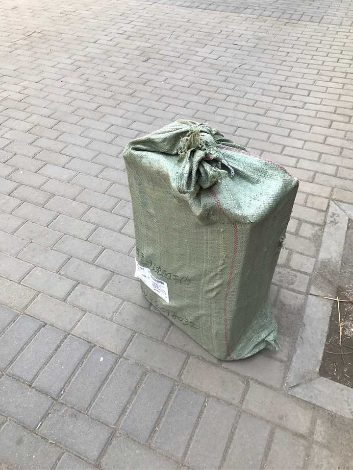 玩意,省吃俭用,花了我一个月的工资加外快还是没够,最后为垃圾桶做了