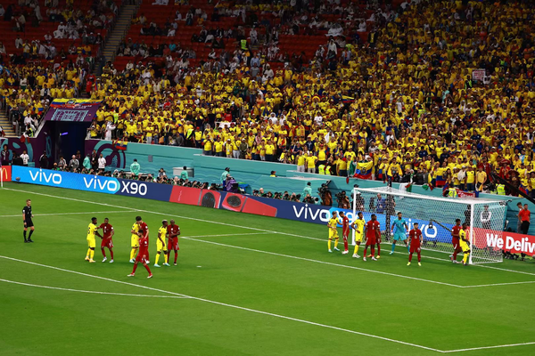 观看世界杯的途中用音响还是耳机更具临场感？