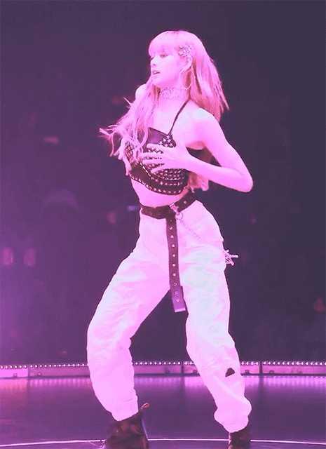 如何评价blackpinklisa的舞蹈水平是否可以称之为专业dancer