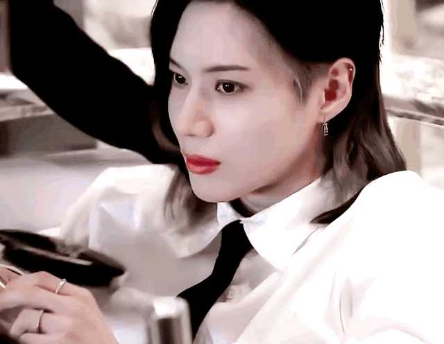 南韩有哪些长发很绝的男爱豆?