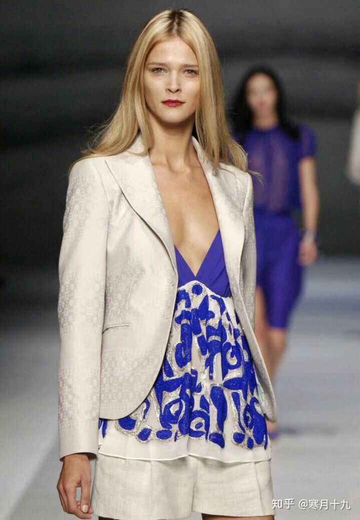 有哪些美貌与智慧并存的欧美超模？