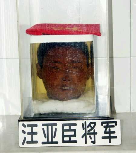 前阵子那个哈尔滨司机路怒症捅人的新闻,微博下面一堆人在那儿说当时