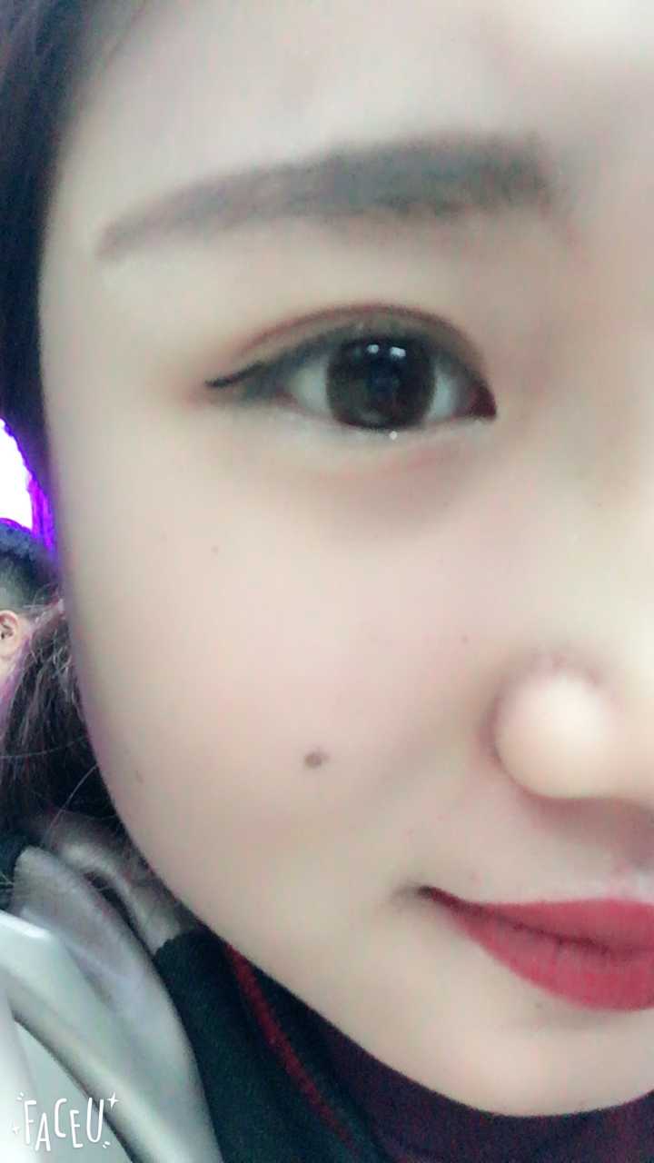 双眼皮的小眼睛如何选择美瞳?