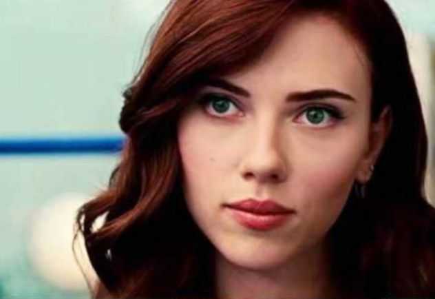 寡姐也有红发造型,不过是哪部电影里的忘了.