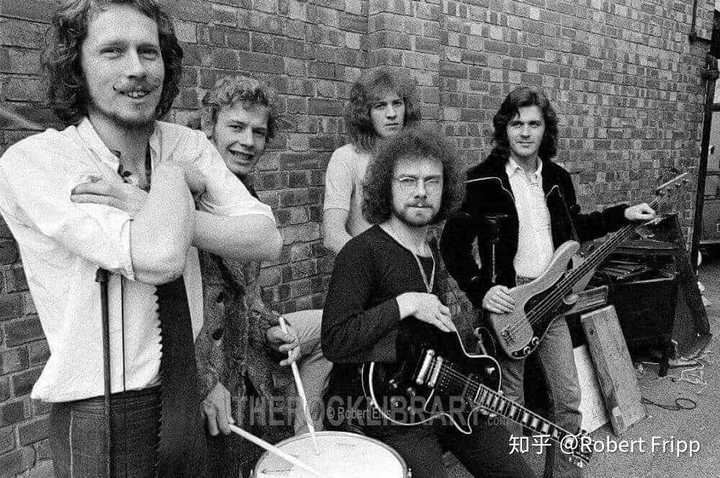 king crimson 我心目中前卫摇滚的统治者 前期沉郁厚重 编曲富有史诗