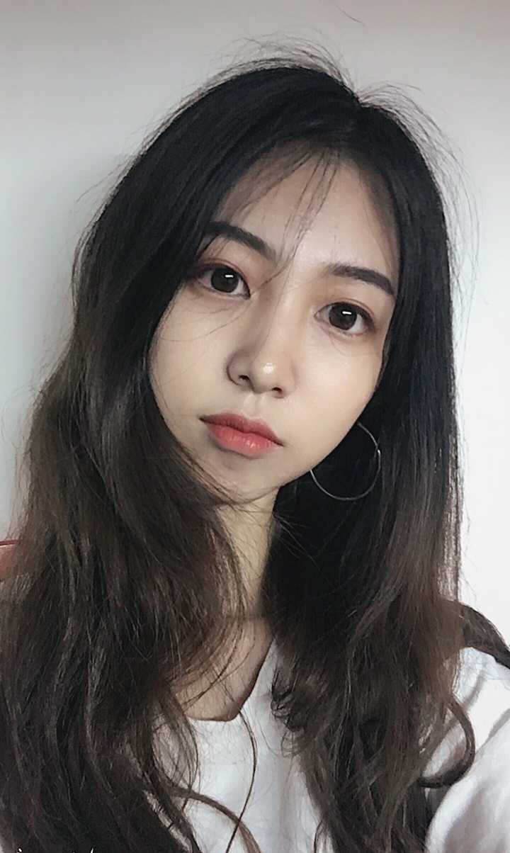 平胸女生怎么穿衣服?