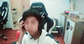 如何看待有爆料称主播小叮当在直播中开挂?