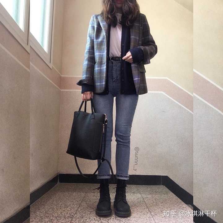 冬天女生有哪些好看的衣着搭配 知乎