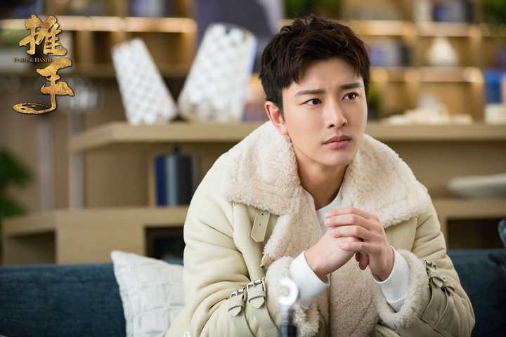 李天柱 / 万思维 / 荣蓉 / 赵志君 / 吴昕 / 宋雨霏 / 任洛敏 / 朴铄