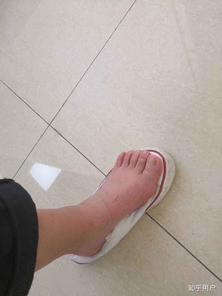 女生脚宽是一种什么体验?