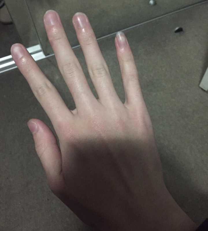 个手好看的小哥哥迷得七昏八倒的  不凹造型不凹角度,随意拍都贼好看