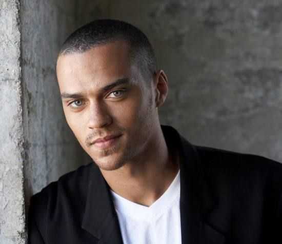 看到好几个回答答了greys anatomy里面的burke医生 居然没人说jackson