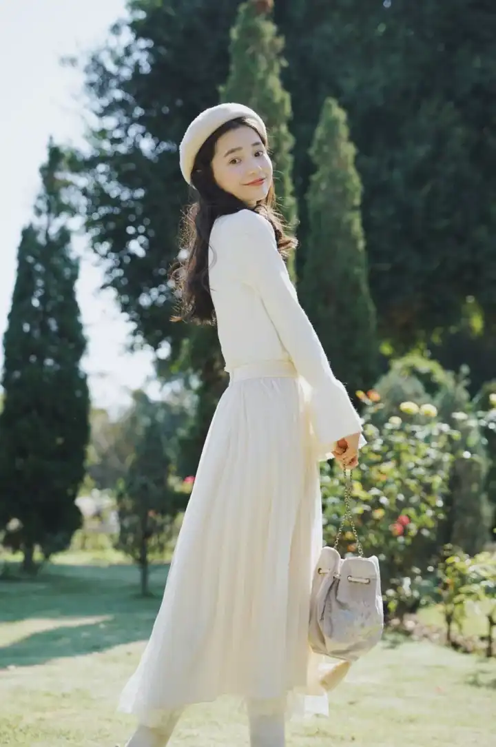 拍照时候摆什么手势,姿势或者造型可以免于剪刀手的流俗?