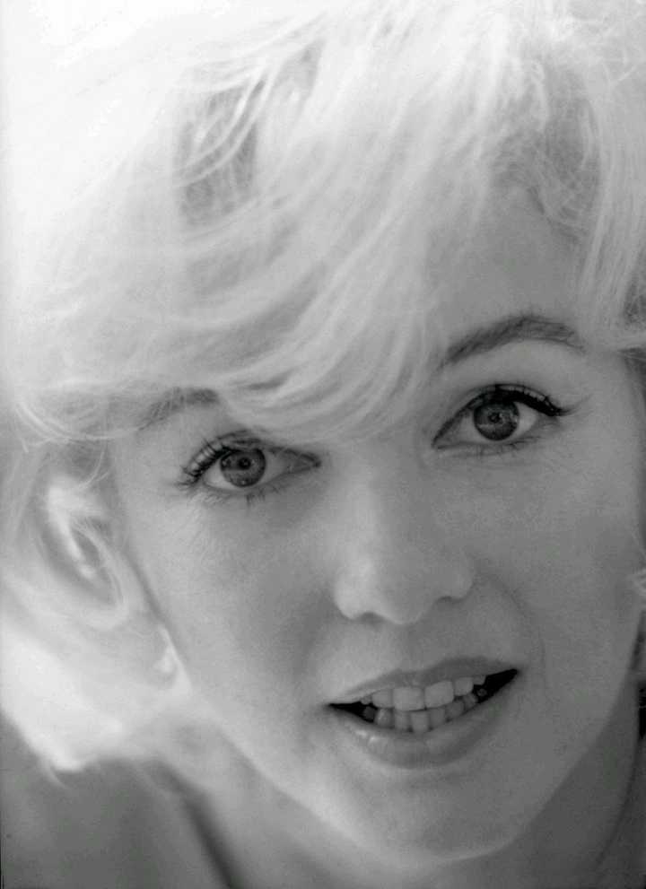 求一些玛丽莲·梦露(marilyn monroe)年轻时的美照?