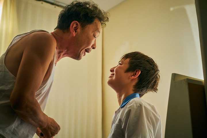 梁证嘉 / 庄端儿 / 黄竣锋 / 彭皓锋 / 马雪澄 / 伍国成剧情概要