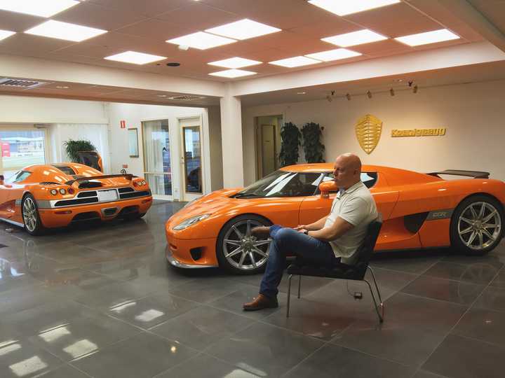 为什么柯尼塞格用 v8 就可以跟 w16 的布加迪抗衡?