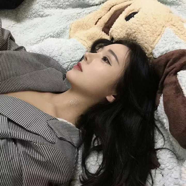 有没有一看就想恋爱的女生头像推荐?