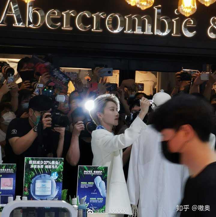 如何看待刘雨昕和喻言在科颜氏直播中的表现 知乎 如何看待刘雨昕和喻言在科颜氏直播中的表现 知乎