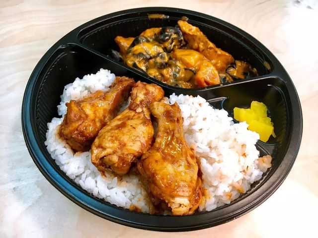 【酱香翅根饭】 推荐指数★★★★ 价格:15.8元