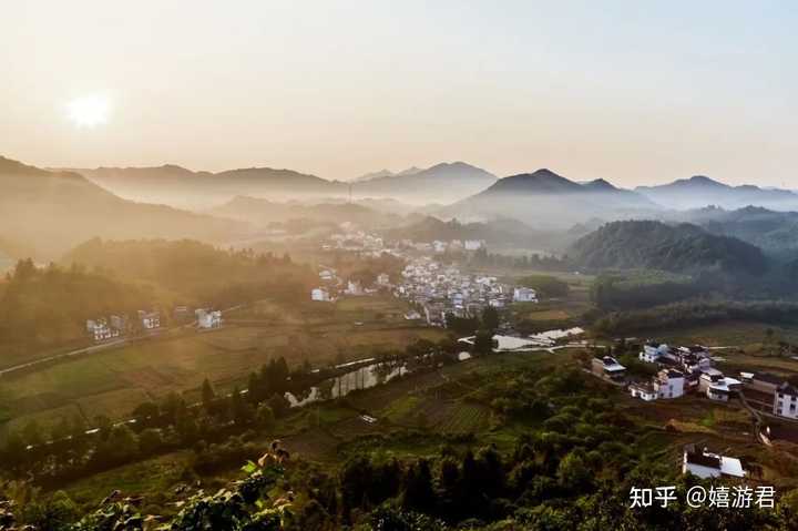 黄山飞来石的图片_黄山飞来石红楼梦取景图_黄山飞来石