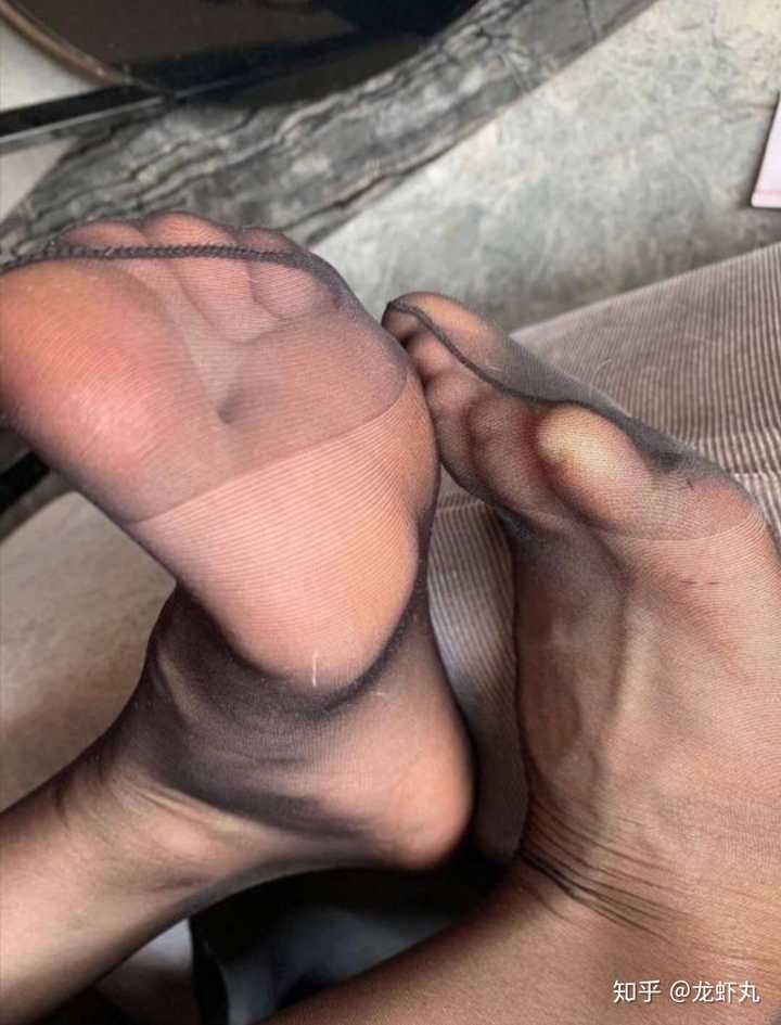 穿丝袜久了脚尖疼的问题大家怎么解决的