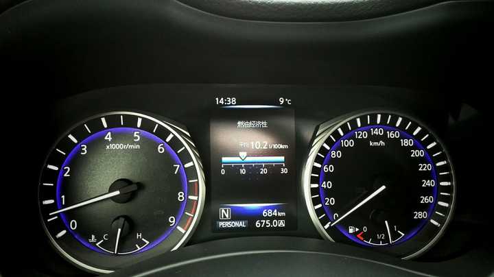 对,mk1福克斯就是这么任性,转速表没有红线,断油转速7100,vtec是什么?