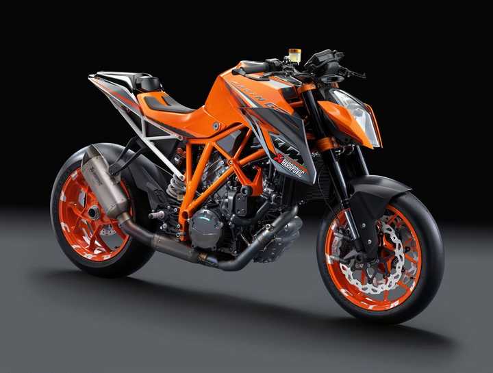 而买超级跑车的话,兰博基尼lp610-4 0-100km/h 加速3秒左右,价格429万