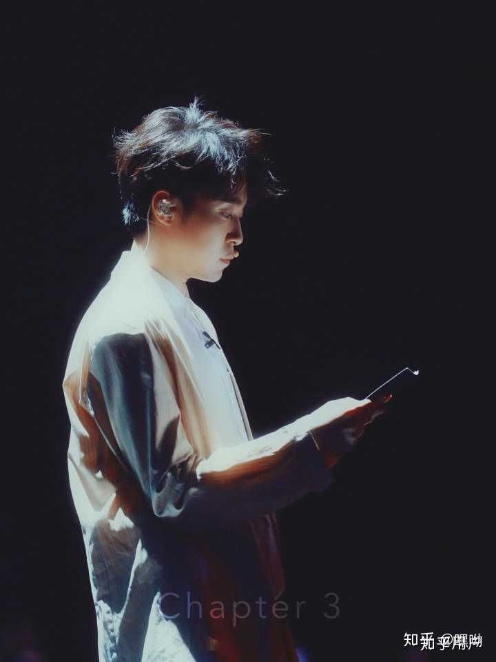 如何评价吴青峰的长相?