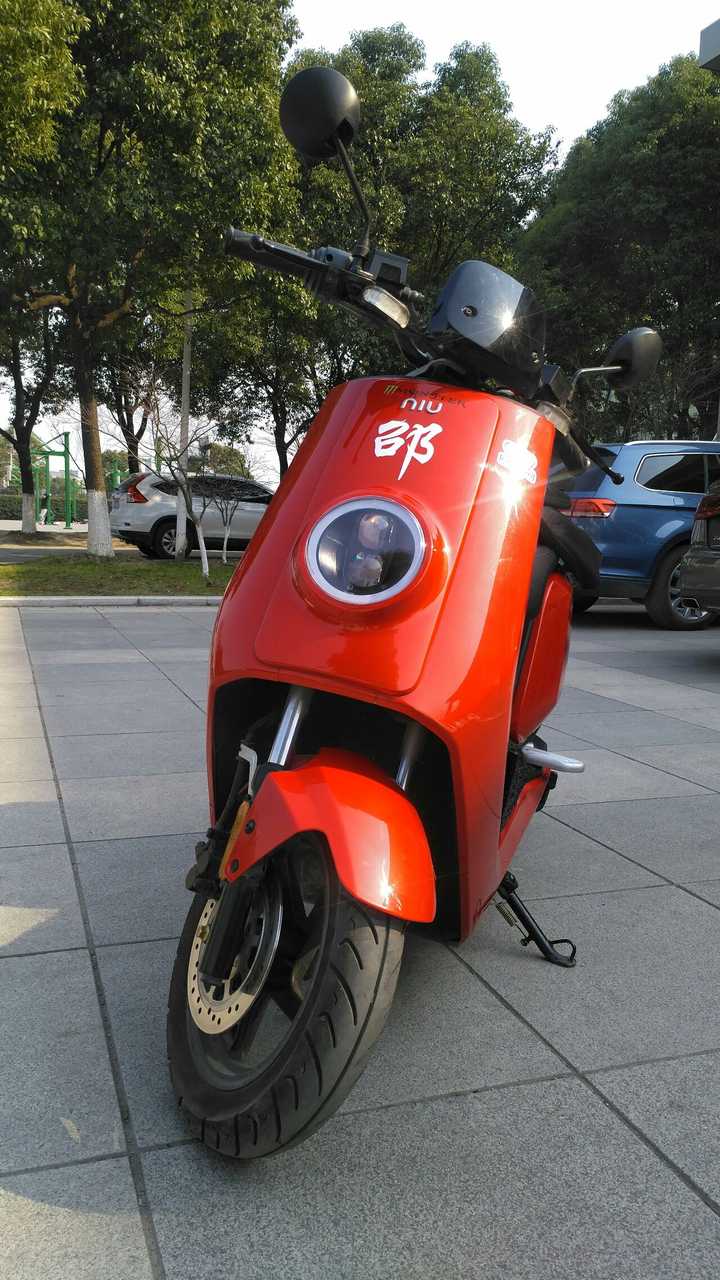 现在已经完美骑行了8000公里,真的要给小牛电动车点666个赞