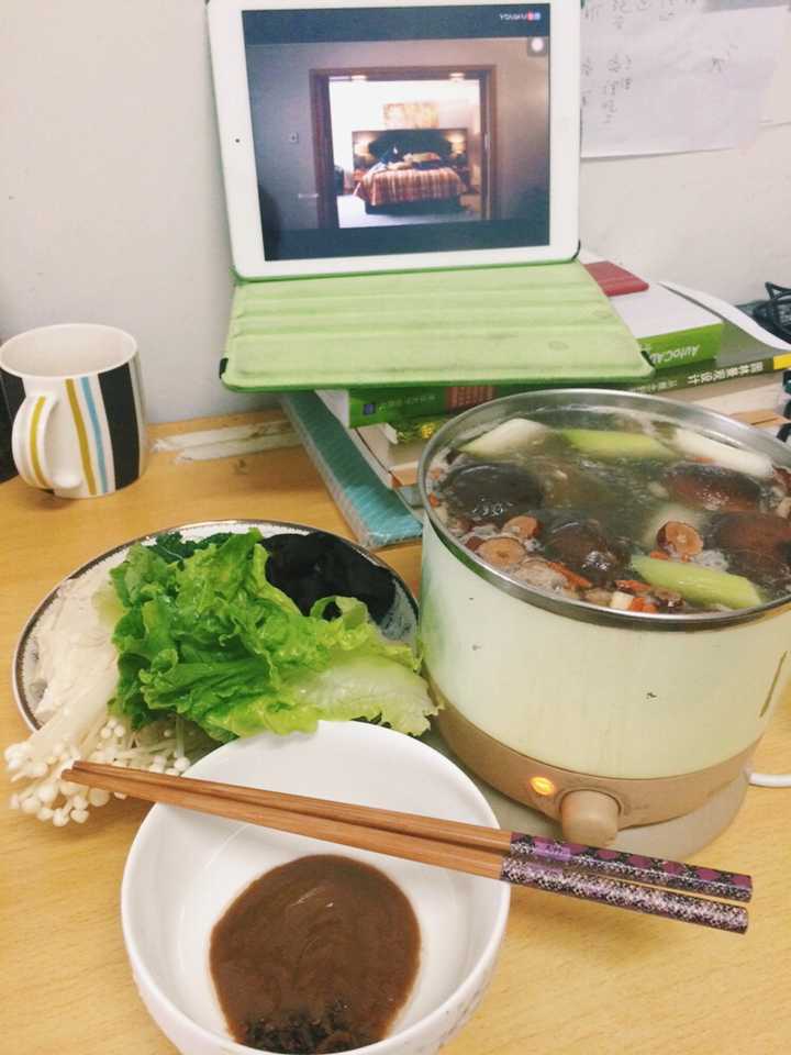 一个人吃火锅是一种什么样的体验?