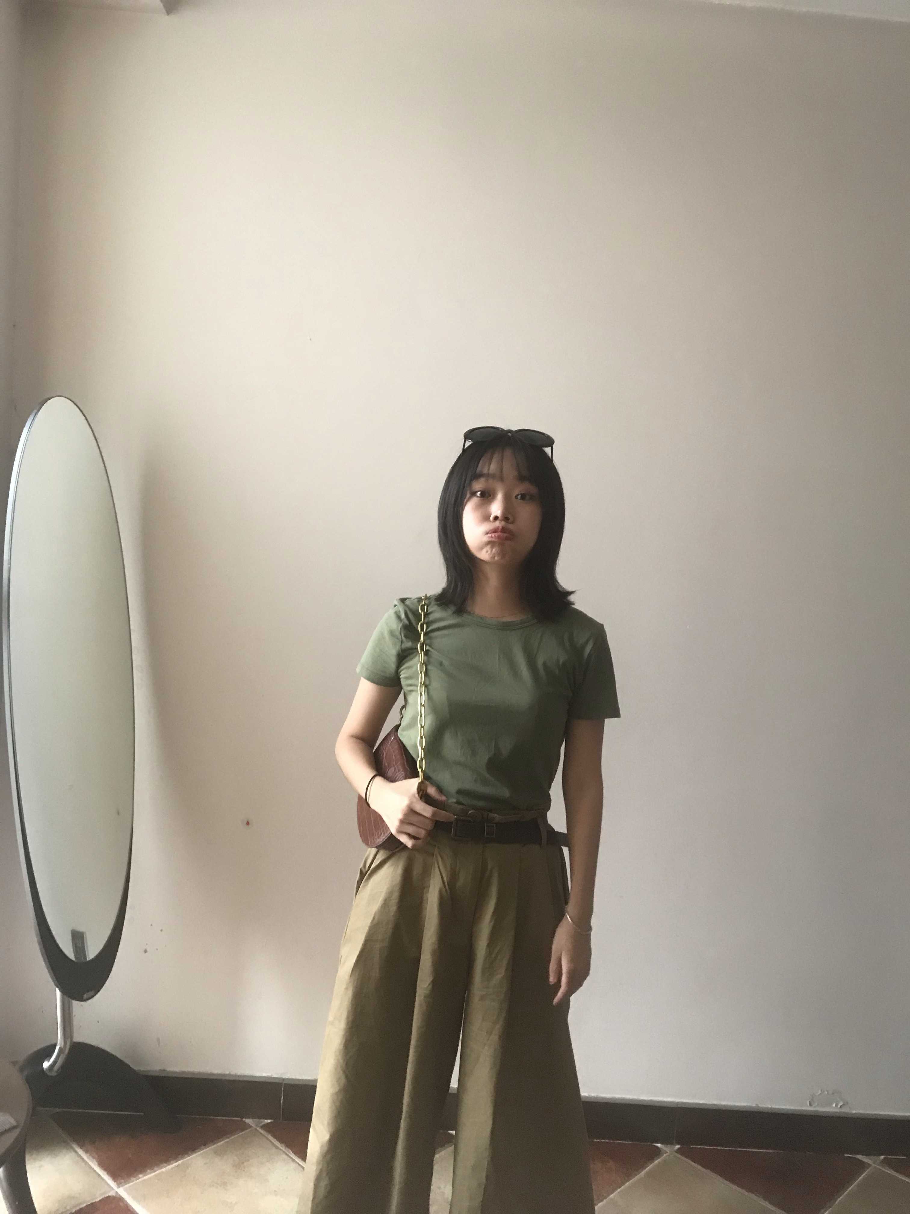 身高157cm,体重94斤,微博/b站id:闯江湖的小瘪三 西装外套:优衣库4..