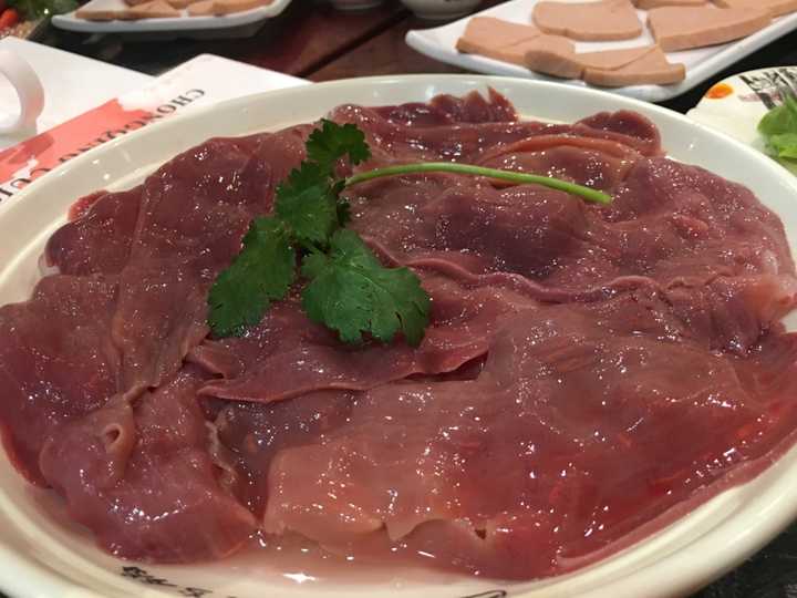重庆火锅一般都点什么菜?可以推荐一下吗?