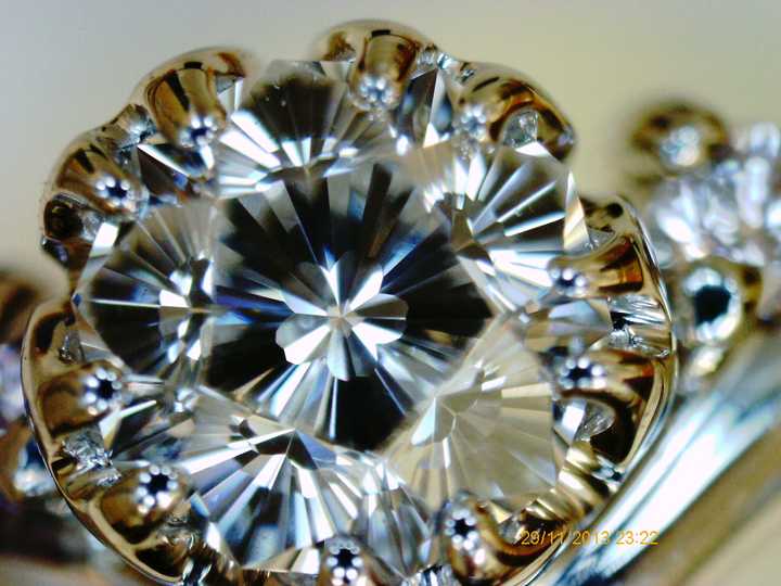 钻戒中八心八箭 3ex就是顶级切工么 请问十心十箭真是真的技术革新