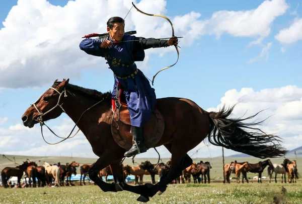 文艺复兴时期欧洲为何更倾向于使用手枪骑兵而非弓骑兵？