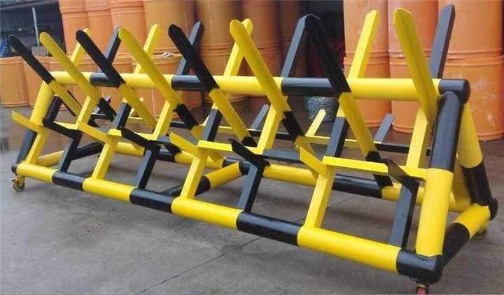 就是放在边界上防止越境的路障.