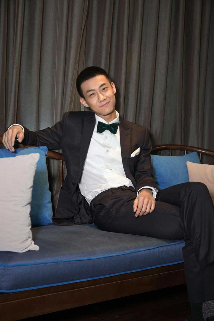 爱幻想,觉得自己能和高至霆(吴柏松)在一起,怎么办,我觉得我要废了?