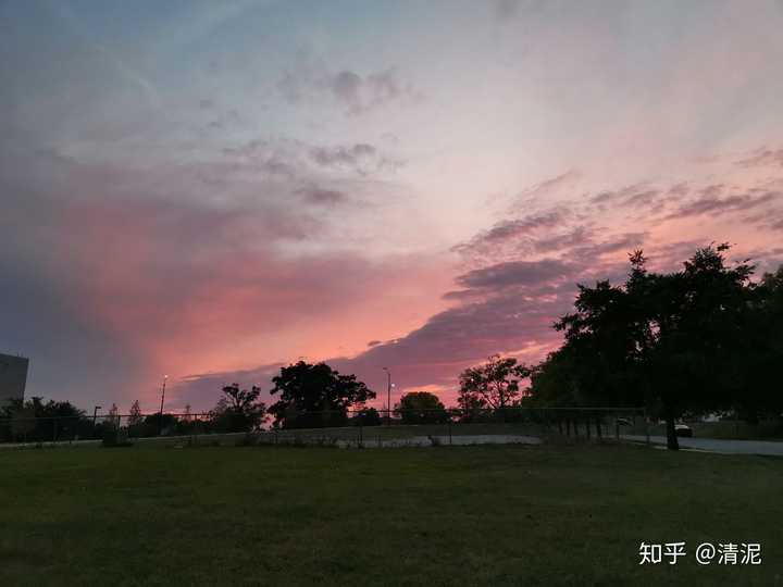 紫红色的夕阳